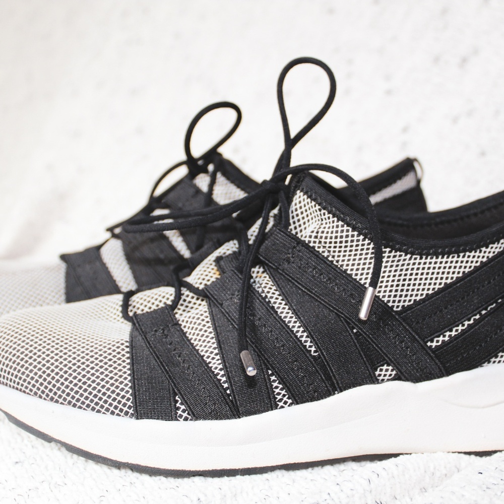 Easy Spirit Tennis Shoes